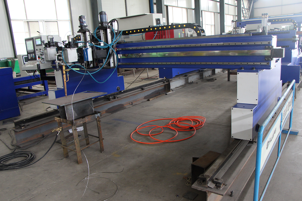 龍門式切割機(jī) 龍門式切割機(jī)